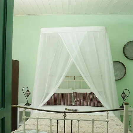To Konatzi Tis Marikas Tzai Tou Yianni Guest House Kato Drys Exterior photo