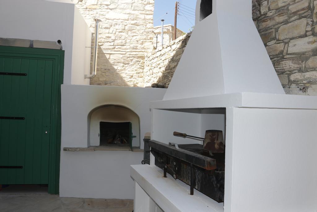 To Konatzi Tis Marikas Tzai Tou Yianni Country house *